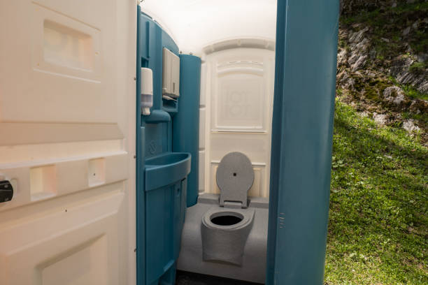 Porta potty delivery and setup in Crocker, WA